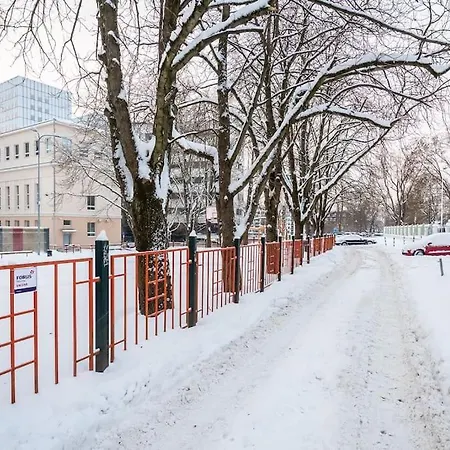 Cozy 1-bedr In The Centre Near Old Town With Private Parking 아파트 *