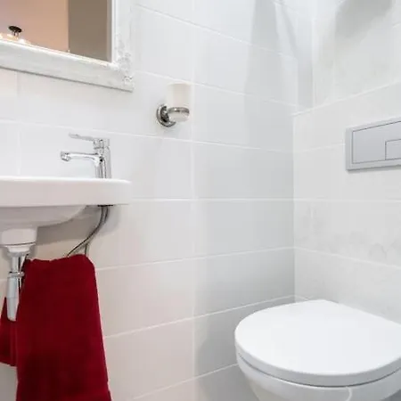 Cozy 1-bedr In The Centre Near Old Town With Private Parking *