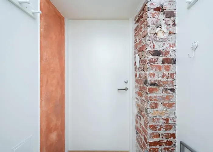 Cozy 1-bedr In The Centre Near Old Town With Private Parking Διαμέρισμα *